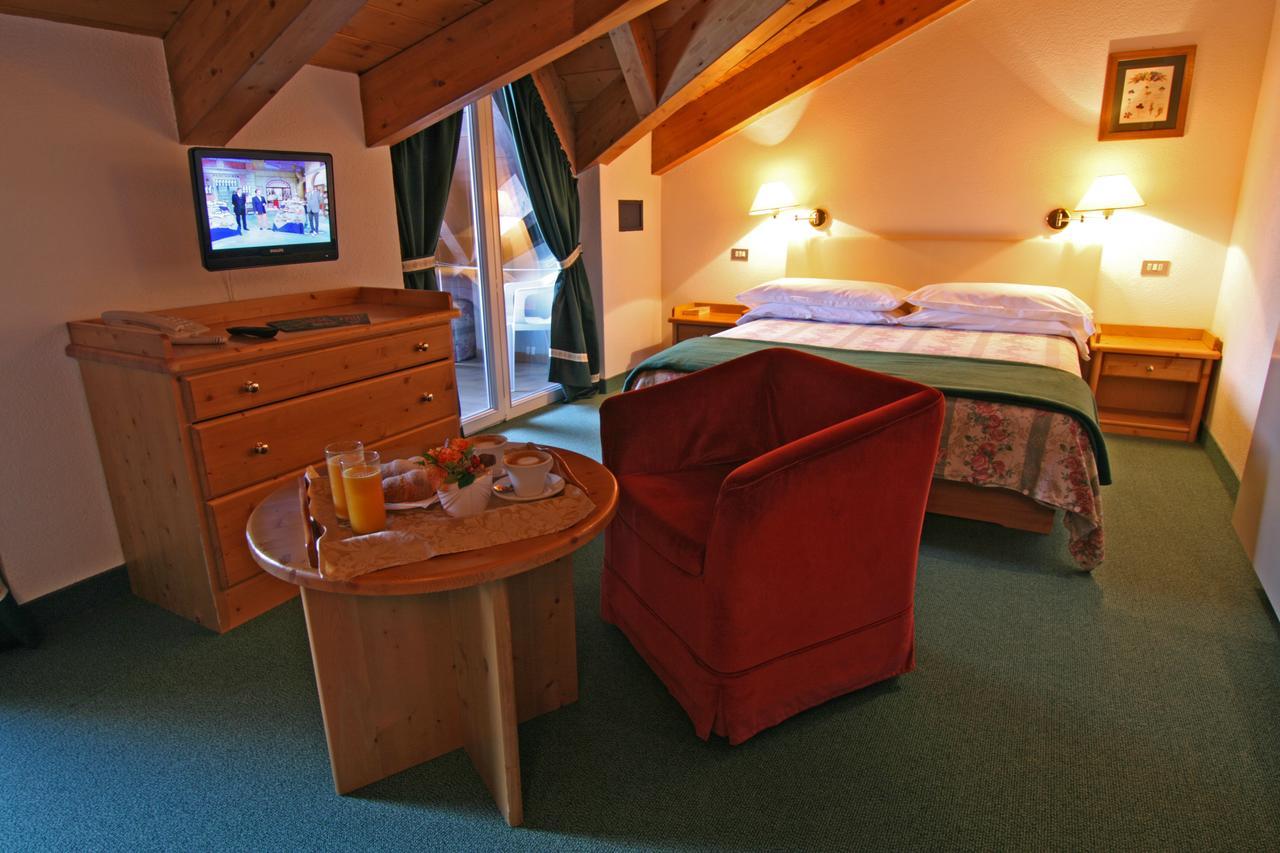 B&B Garni Villa Campitello Campitello di Fassa Exteriör bild